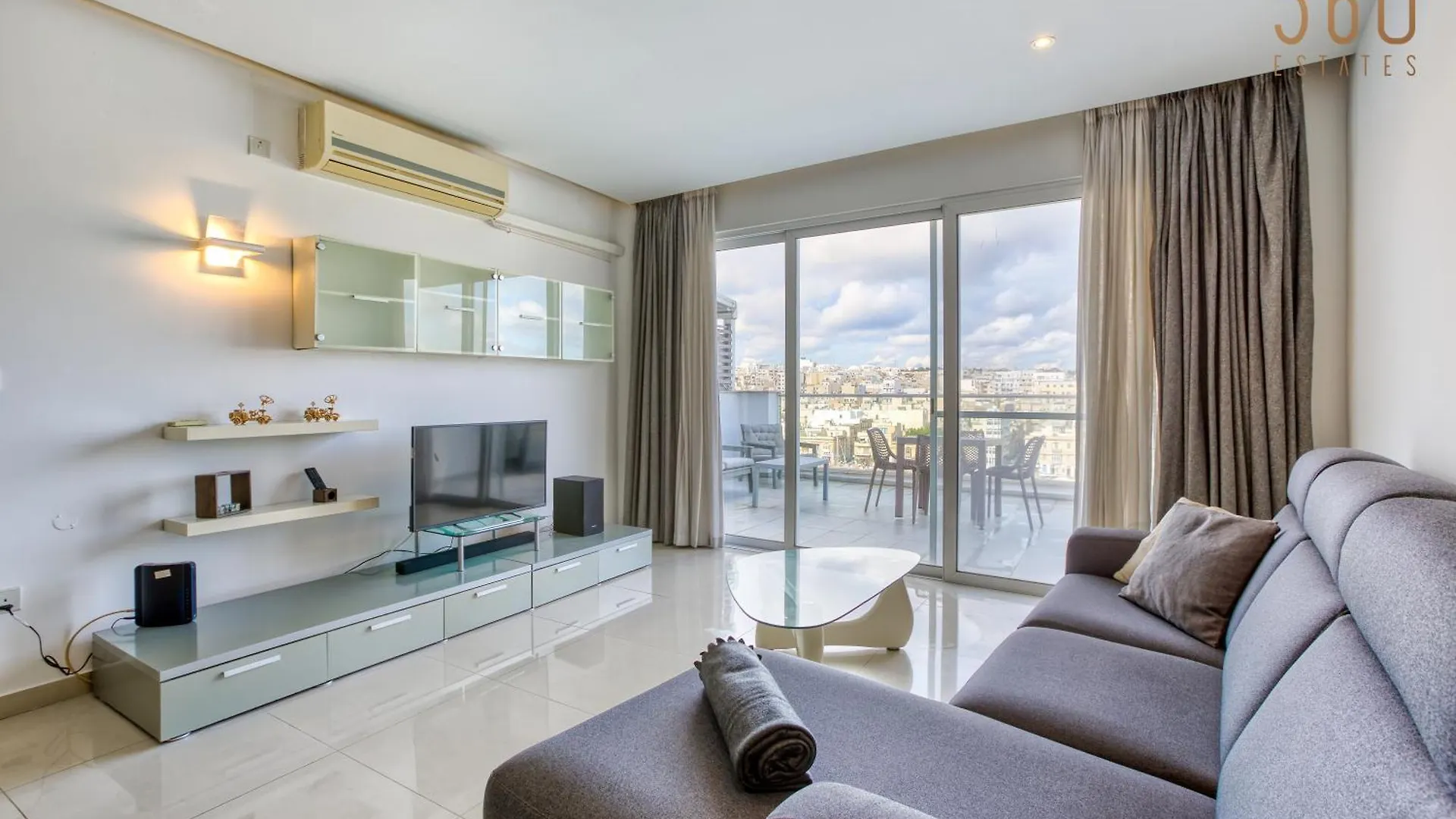 Beautiful Seafront Home With Private Balcony & Bbq By 360 Estates Pietà